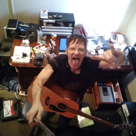 Meet your Posher, Charlie - Picture 4 of 4